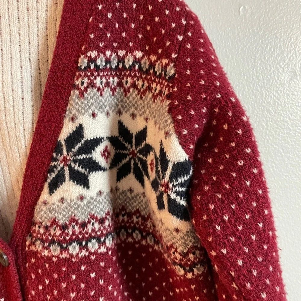 Old Navy Burgundy snowflake Patterned Cardigan girls size 8